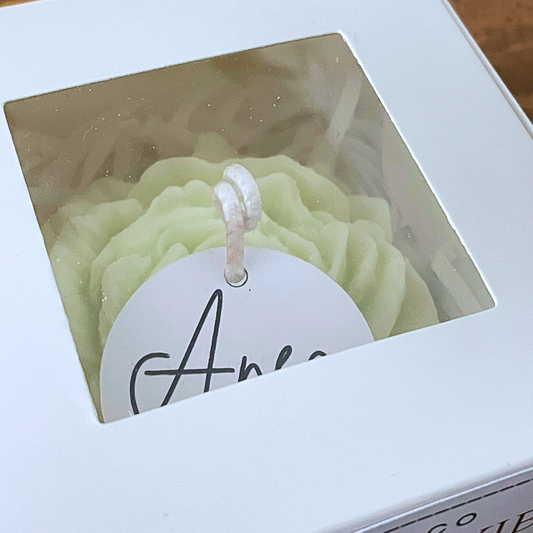 CHRYSANTHEMUM SNOW PIXIE CANDLE