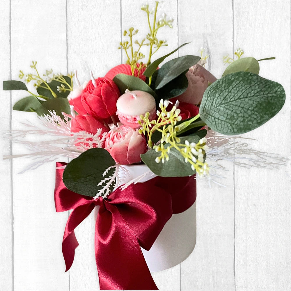 FOREST CHRISTMAS CANDLE BOUQUET