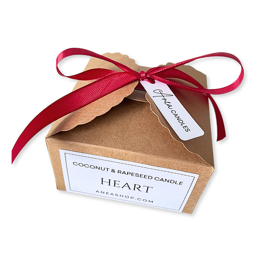 FRESH LINEN HEART CANDLE