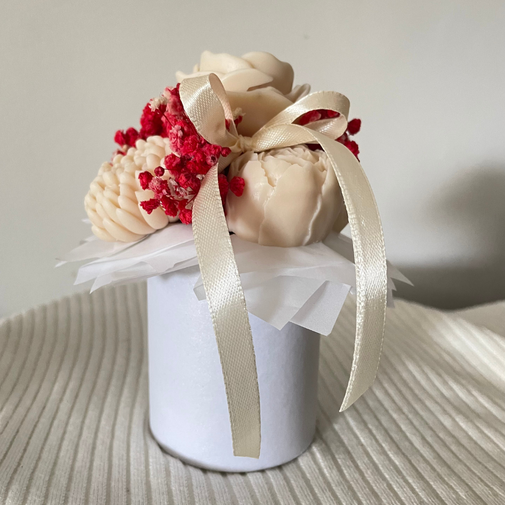 CREAM & RED WAX MELTS MINI BOUQUET