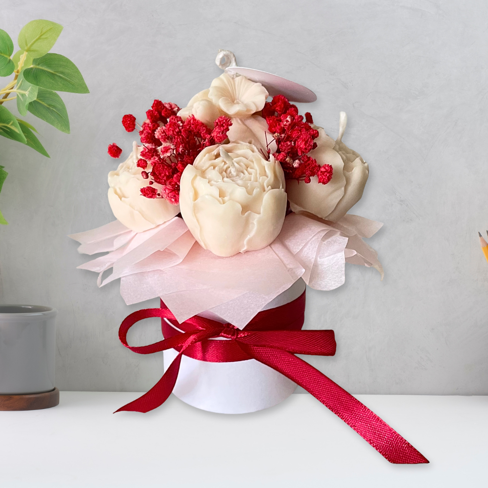 CREAM & RED CANDLE FLOWER MINI BOUQUET