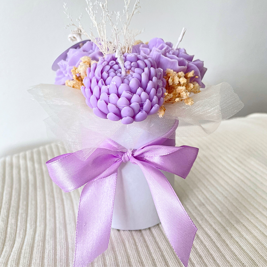 SOY CANDLE LILAC FLOWER BOUQUET 