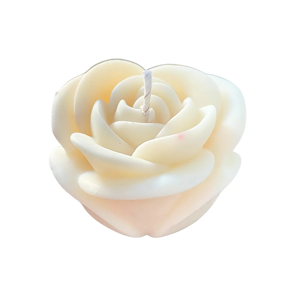WHITE ROSE FRAGRANCED CANDLE