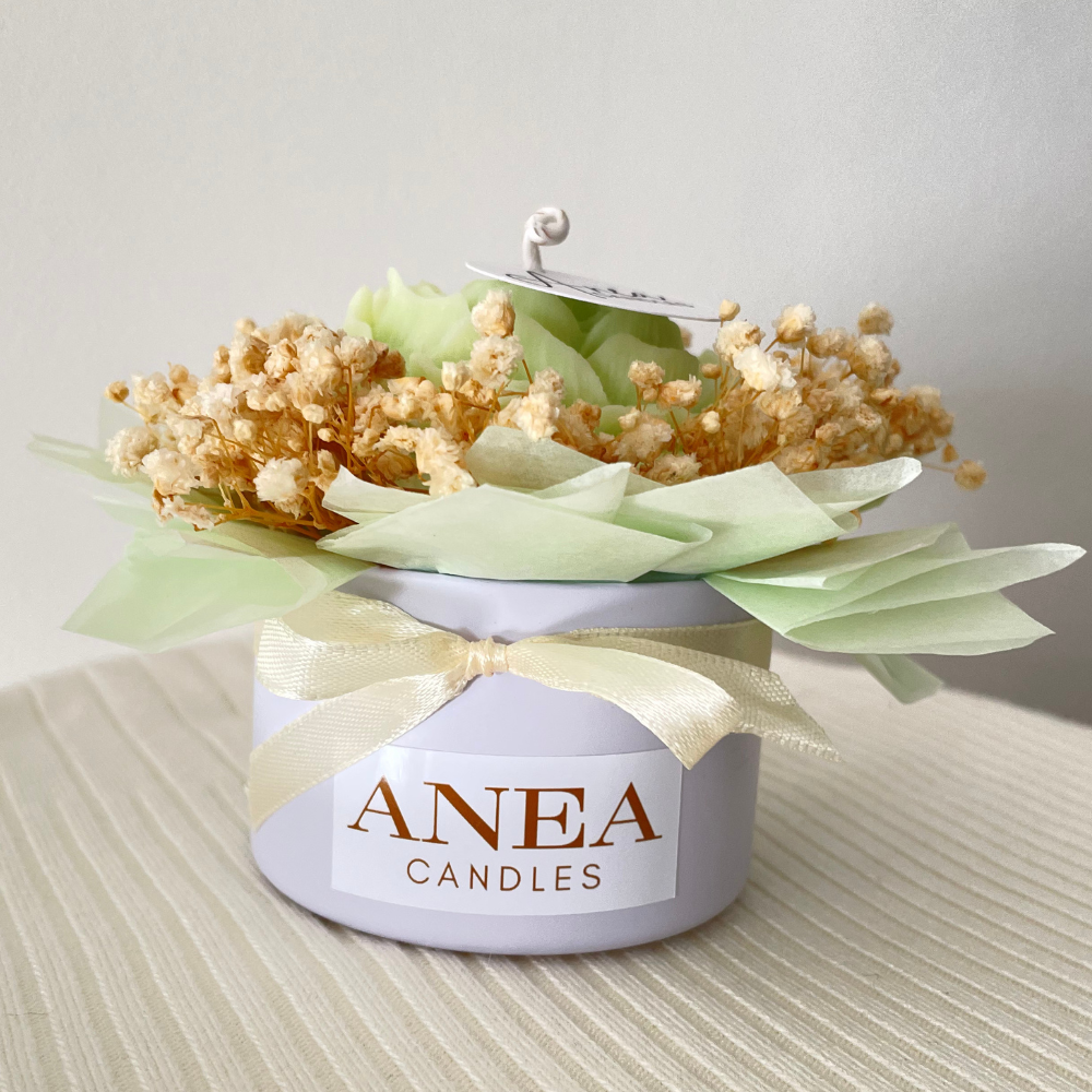 GREEN CANDLE FLOWER MINI BOUQUET