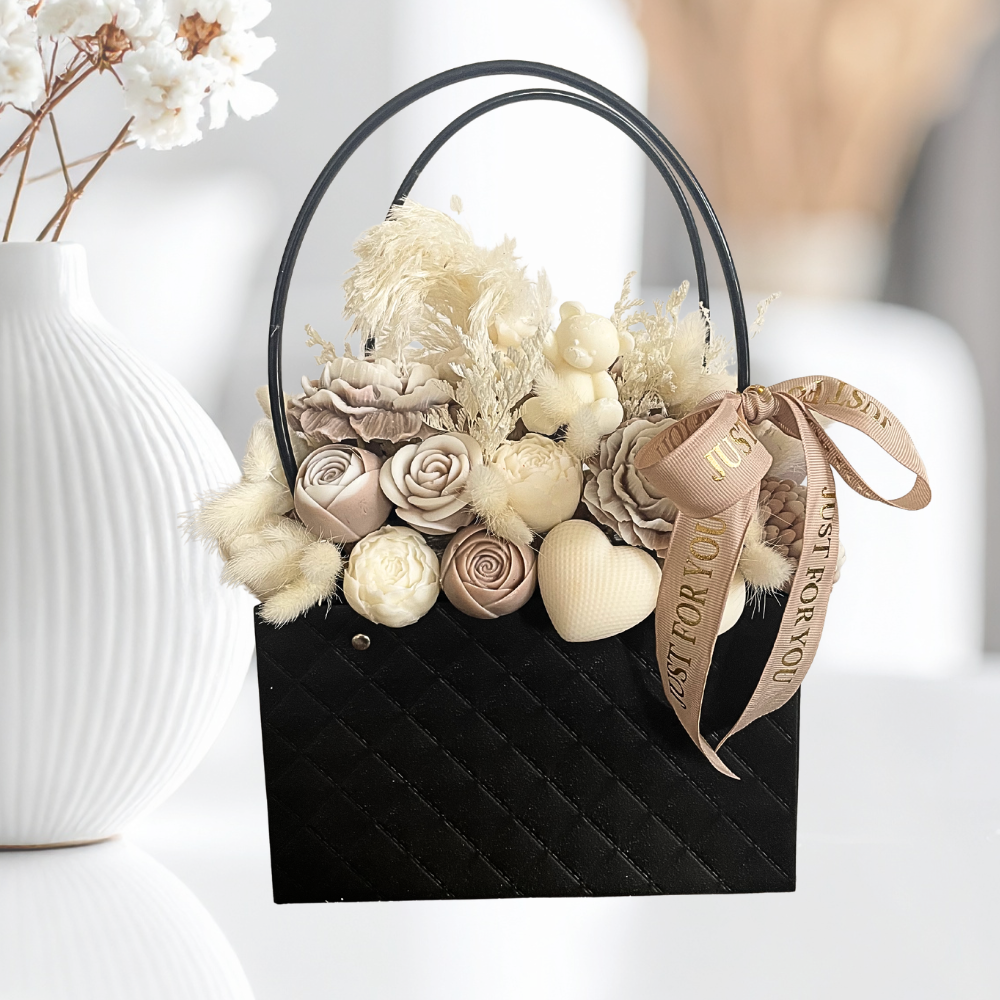 LADY MILLION FRAGRANCED CANDLE FLOWER BAG