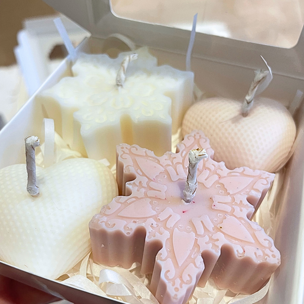 CHRISTMAS ORNAMENTS CANDLE GIFT BOX