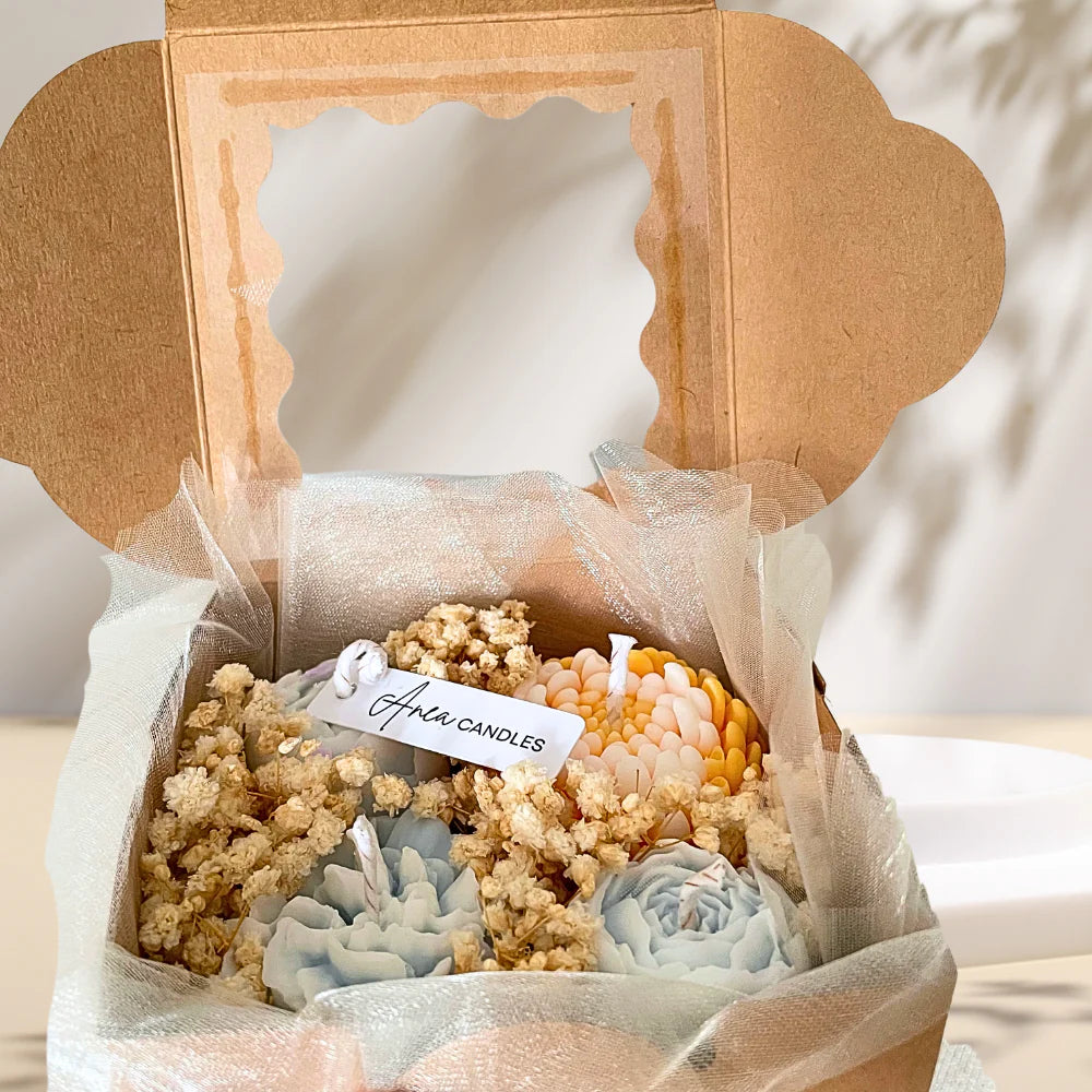 FLOWER GARDEN BLUE & CREAM CANDLE GIFT BOX