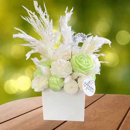 WHITE & GREEN PREMIUM CANDLE BOUQUET